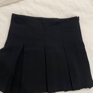 ARITZIA MINI BLACK SKIRT SIZE 6 | WORN TWICE